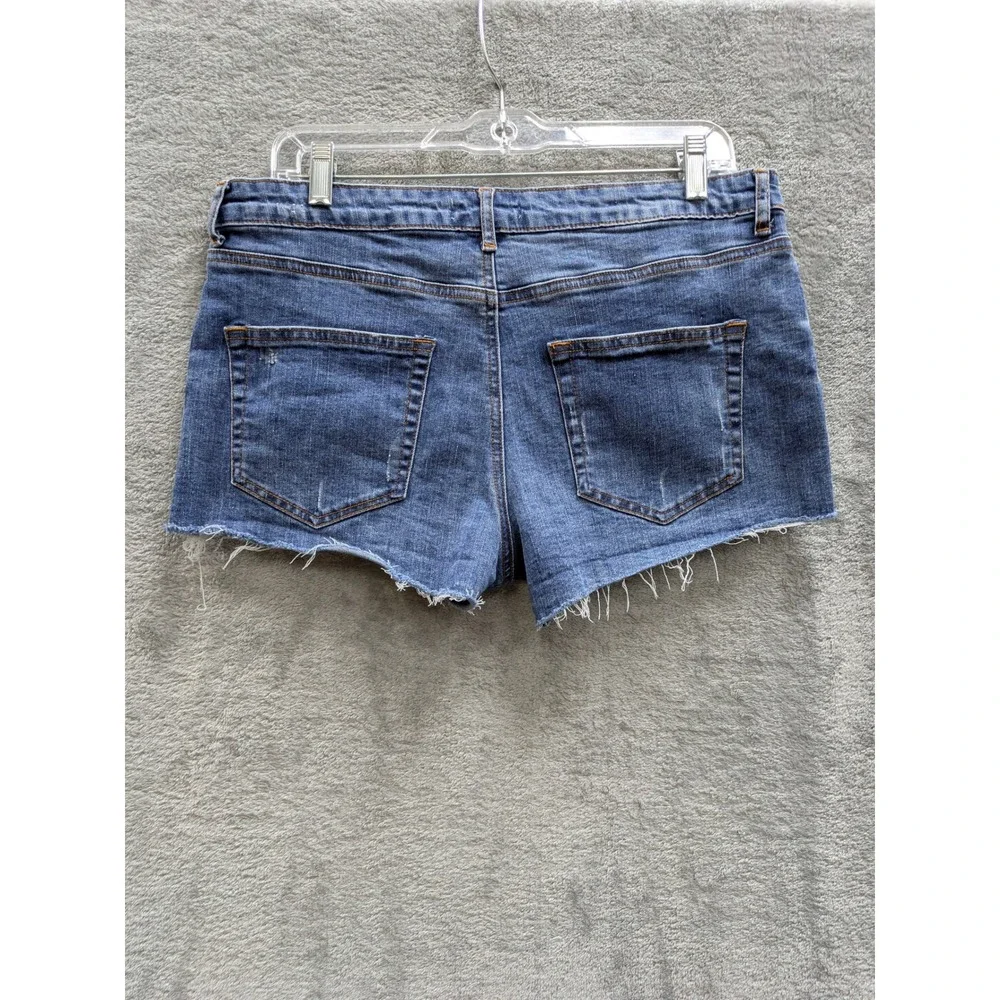 Grunge Cut Off Denim Shorts Womens Size 30 Medium Wash Distressed‎ Raw Hem